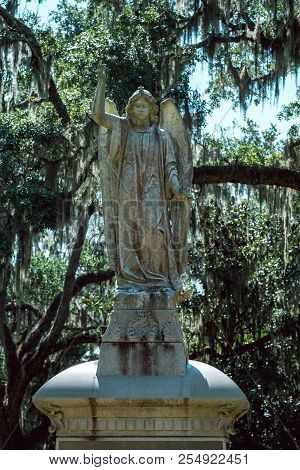 Cemetery Statuary Statue Bonaventure Cemetery Savannah Georgia