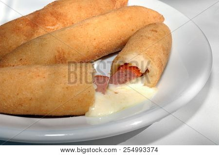 Sausage roll with cheese