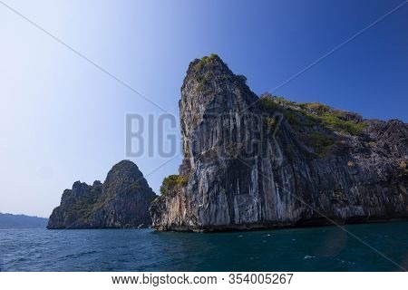 Koh Chuak Island,trang Province Thailand,cliff At Koh  Koh Kradan Island,pakmeng Sea