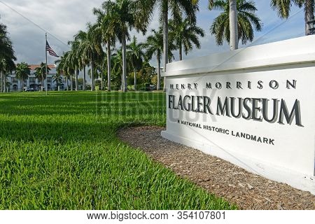 Palm Beach, Fl, Usa - Jan 3, 2015: Main Entrance Of Henry Morrison Flagler Museum In Palm Beach, Flo