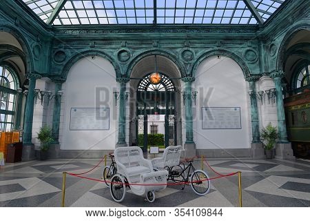 Palm Beach, Fl, Usa - Jan 2, 2015: Courtyard Of Henry Morrison Flagler Mansion Whitehall. This Build