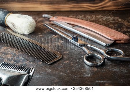 Vintage Barber Tools Dangerous Razor Hairdressing Scissors Old Manual Clipper Metal Comb Shaving Bru