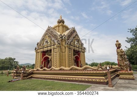 Asia Thailand Hua Hin Wat Khao Ka Lok