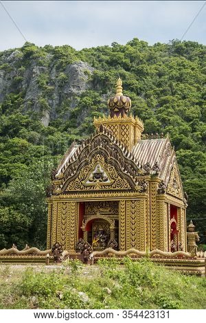 Asia Thailand Hua Hin Wat Khao Ka Lok