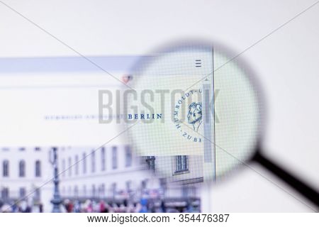 Los Angeles, California, Usa - 7 March 2020: Humboldt-universitat Zu Berlin Website Homepage Logo Vi