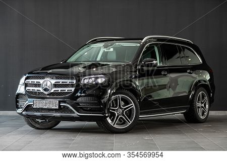 Novosibirsk, Russia - March 06, 2020:  New Black Mercedes-benz  Gls-class,   Front View.   Luxury  C