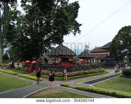 Tabanan Bali, Indonesia - August 24, 2019: Garden Landscape Of Beratan Lake In Bedugul Bali.