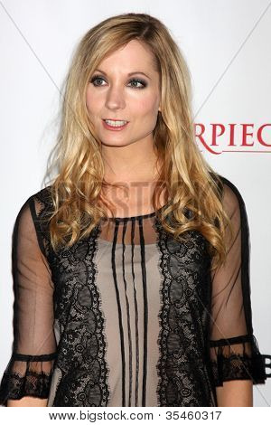 LOS ANGELES - 21 luglio: Joanne Froggatt presso un photocall per 