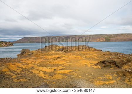 Lake Kleifarvatn In South Iceland On A Cludy Summer Da