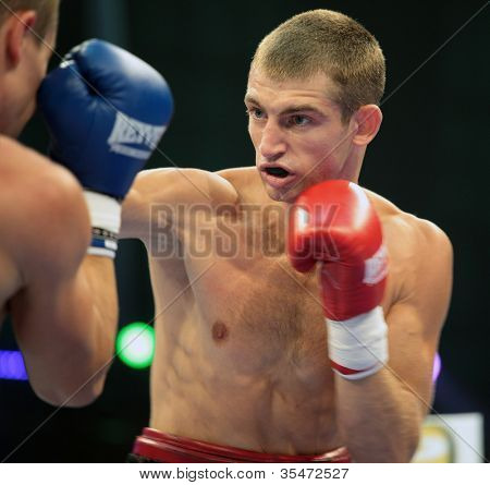 ODESSA, Ucraina - 21 luglio: Combattere Valentyn Holovko (a destra) vs Dmytro Bohachuk a Odessa, in Ucraina, a J