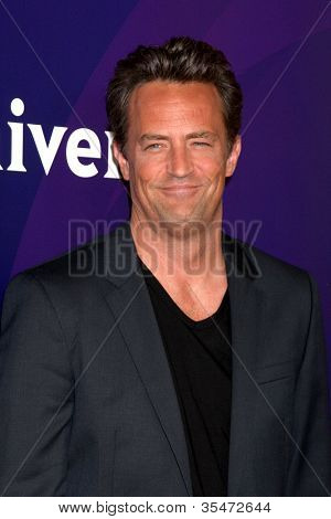 LOS ANGELES - JUL-24: Matthew Perry kommt bei der NBC TCA Sommer 2012-Presse-Tour im Beverly Hilton
