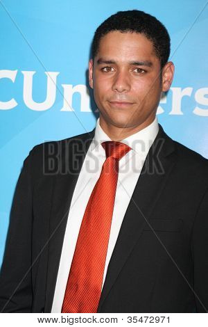 LOS ANGELES - 24 JUL: Charlie Barnett arrive à la tournée de presse de NBC TCA Eté 2012 à Beverly Hilt