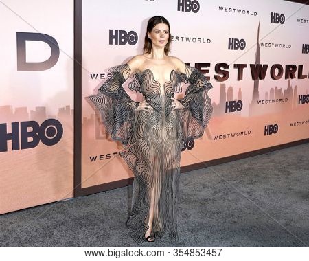 LOS ANGELES - MAR 5:  Katja Herbers at the 