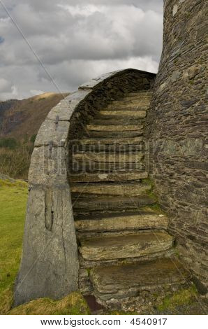 Hrad kroky