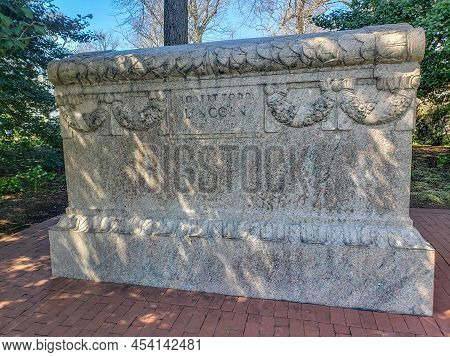April 2, 2022, Arlington, Va, Gravesite Burial Site Of Robert Todd Lincoln, Son Of Abraham Lincoln, 