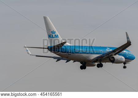 Zurich, Switzerland, February 24, 2022 Klm Airlines Boeing 737-7k2 Aircraft Final Approach On Runway