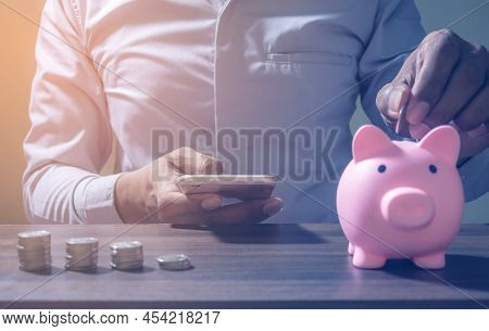 Online Banking Savings Concept, Online Investment Savings, Online Stock Investors, Internet Financia