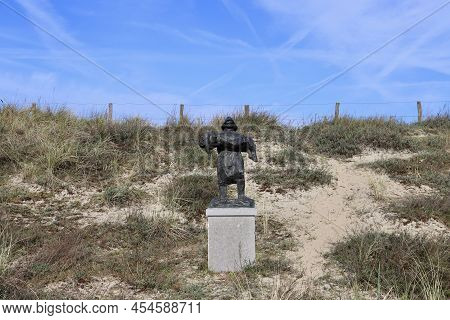 Monument De Redder - The Savior - By Charlotte Van Paliandt In North Sea Dunes In Strand, Noordwijk 