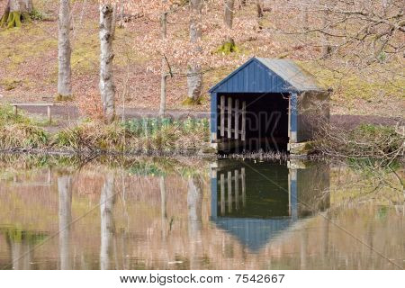 Boathouse på søen