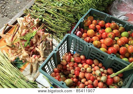 vegetable selling at maekong railway station market