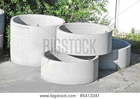 Concrete circle pit