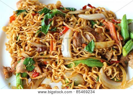 Stir Fried Noodle Spicy In Pork