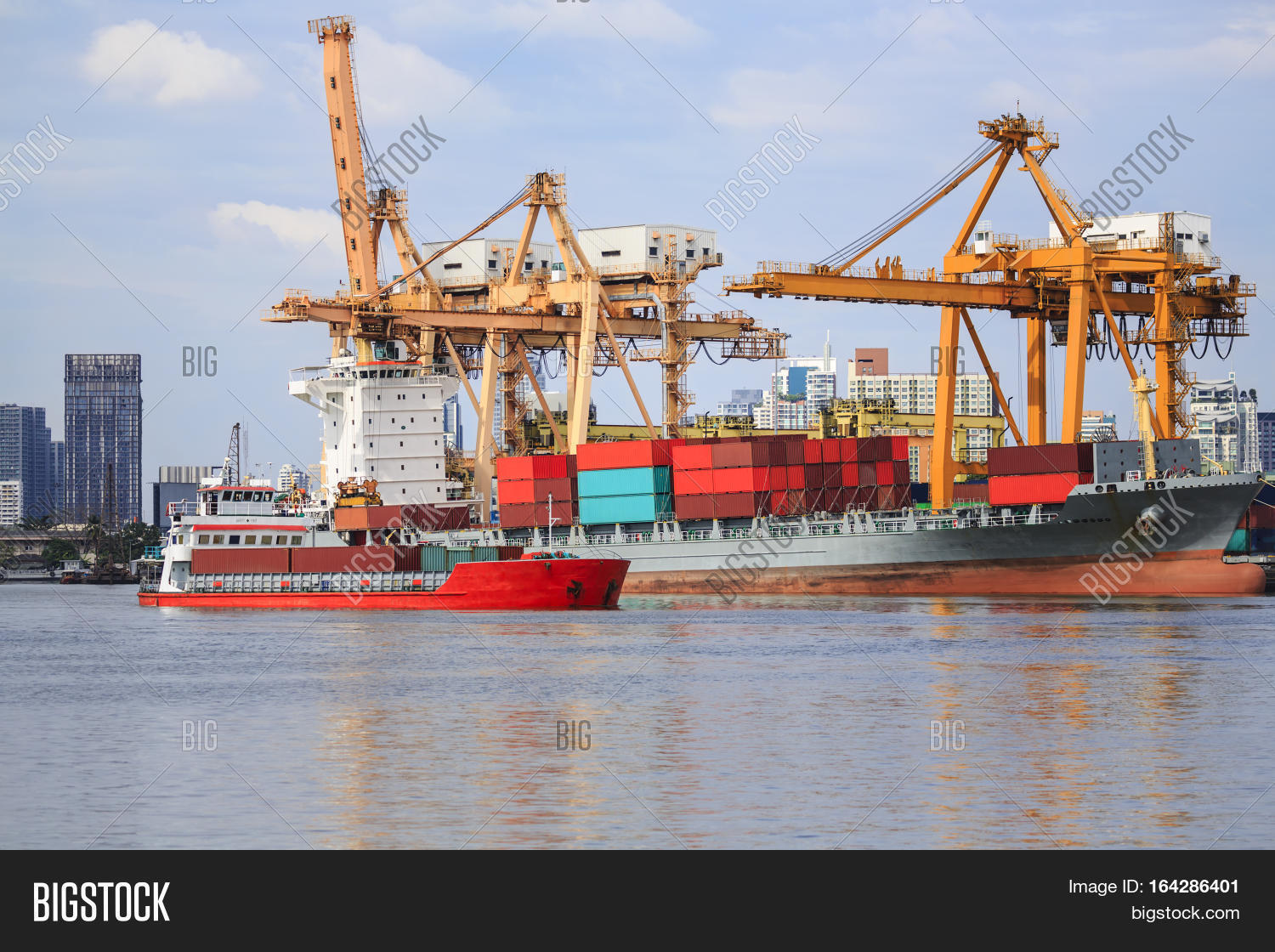 Ship Cargo 图片和照片(免费试用) | Bigstock