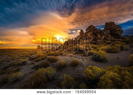 Pyramid Lake Nevada Tufas At Sunset