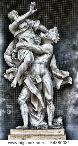 More than one and half hundred statue: Wonderful reproduction of Rape of Proserpina