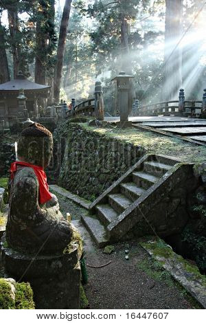 Okunoin kirkegård på Mount Koya