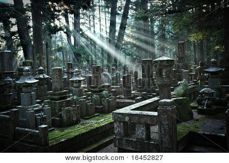 Okunoin kirkegård på Mount Koya