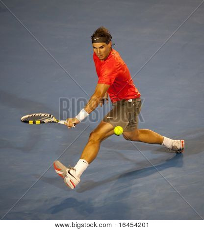 MELBOURNE - 22 gennaio: Rafael Nadal di Spagna nel suo terzo turno vittoria contro Bernard Tomic dell'Australia