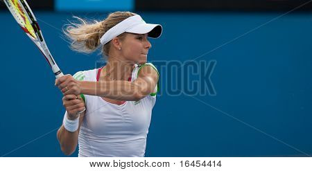 เมลเบิร์น - วันที่ 25 มกราคม: Maria Kirilenko ของรัสเซียในการแข่งขันคู่ผสมผสมที่ O ออสเตรเลีย 2011