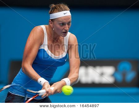 MELBOURNE - 26 stycznia: Petra Kvitova Republiki Czeskiej w jej straty ćwierćfinał Vera Zvonar