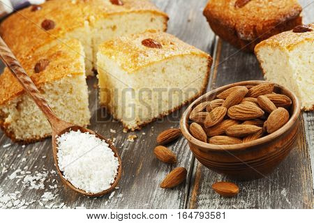 Semolina Pie With Coconut
