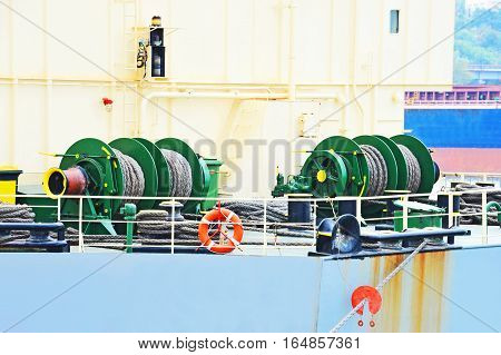 Mooring Winch With Hawser
