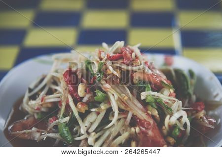 Papaya Salad Or Papaya Pok Pok (som Tum)