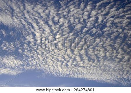 Beauty Clou-ds On A Blue Skye Background