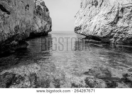 Jebha Playa Monica Beach And Waves And Rocks
