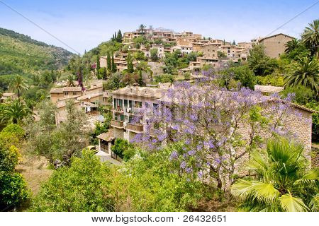 Deia typisk sten landsby i Mallorcas Tramuntana bjergene Baleariske Spanien
