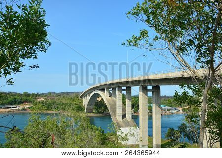 Photo Daylight Of Barelang Bridge Batam Island