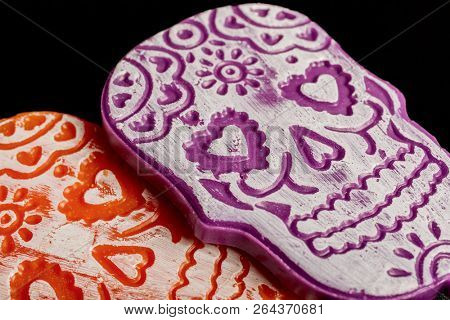 Day of the Dead skull candy suckers fpr halloween..