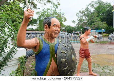Samut Songkhram, Thailand - Oct 5, 2018 : Muay Thai Statue At Wat Bang Kung Temple, Samut Songkhram,