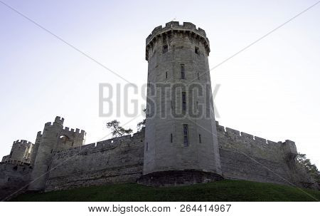 Warwick, Uk - October 21: Picture Of Warwick Castle - Guys Tower On October 21, 2018 In Warwick, War