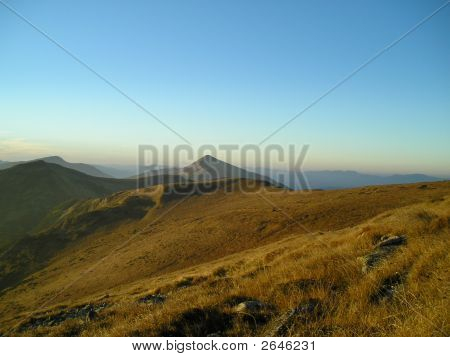 Govèrla Mountain - le plus haut pic de l'Ukraine (2080Km)