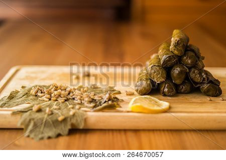 Zeytinyagli Yaprak Sarma / Stuffed Graped Leaves With Olive Oil