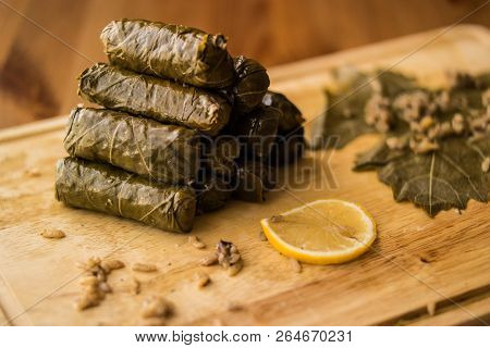 Zeytinyagli Yaprak Sarma / Stuffed Graped Leaves With Olive Oil