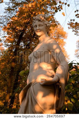 Thalia Statue, Comedy Muse In Summer Garden At Autumn Evening, St.petersburg, Russia. Thalia - In Gr