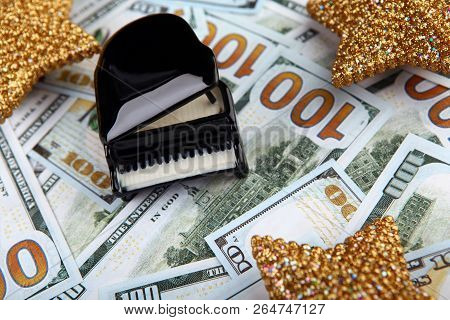 Black Piano Money Table Studio Quality Light