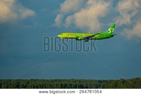 8 July 2018 Russia, Moscow. The Aircraft Boeing 737-800 S7 Airlines Is Landing At The Domodedovo Air